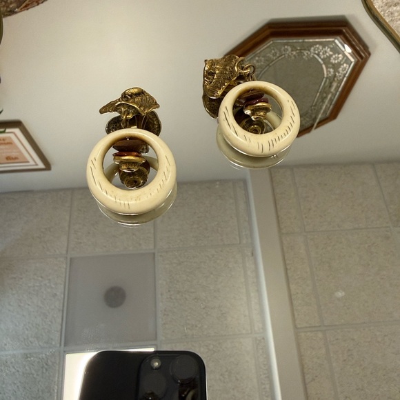 1960 Vintage Clip On’s Gold and Cream Hoop Earrings - Picture 2 of 4